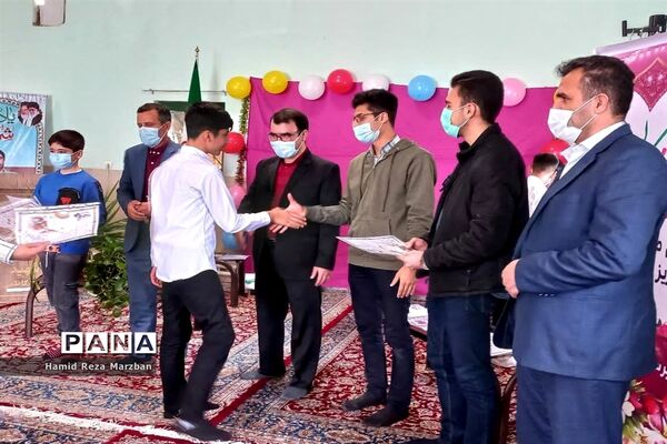 مراسم تجلیل از برترین‌های دانش‌آموزی آموزشگاه شاهد شهید کاظمی اسلامشهر