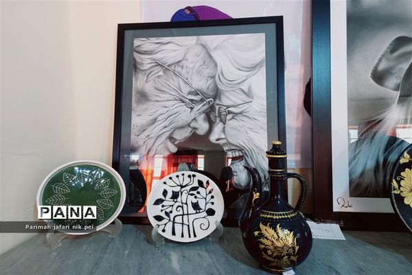 برگزاری بازارچه کسب و کار دانش‌آموزی در دبیرستان شهید زهره‌وند شهرستان قرچک