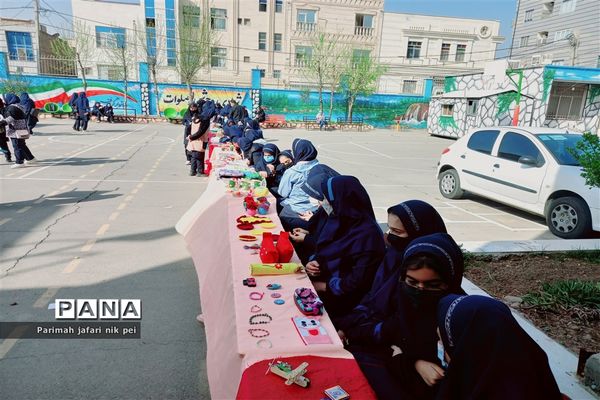 برگزاری بازارچه کسب و کار دانش‌آموزی در دبیرستان شهید زهره‌وند شهرستان قرچک