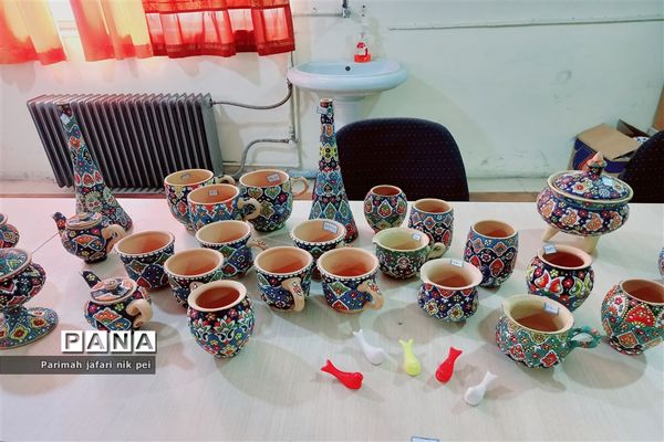 برگزاری بازارچه کسب و کار دانش‌آموزی در دبیرستان شهید زهره‌وند شهرستان قرچک