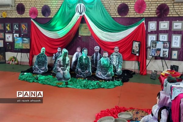 نمایشگاه دستاوردها و توانمندی‌های هنرجویان نرجس خاتون در اندیمشک