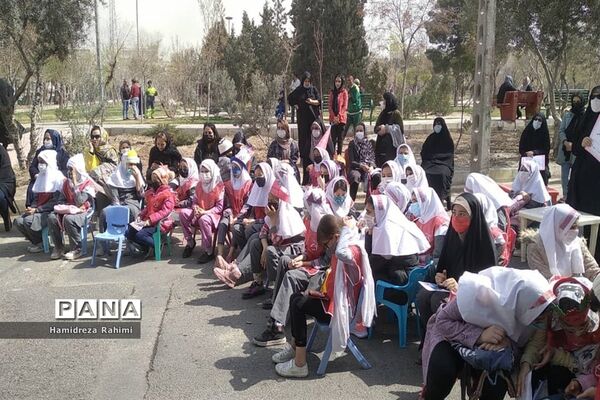 طرح کوچه تکانی با همکاری شهرداری ناحیه ۴ منطقه ۱۵ در مدرسه امام رضا(ع)1 برگزارشد