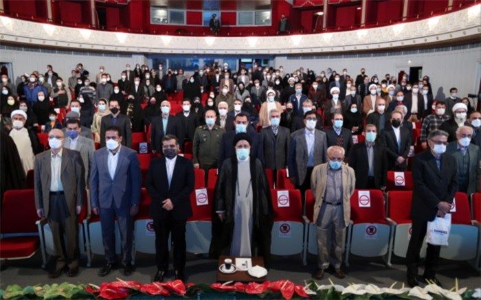 قدردانی از برگزیدگان جایزه کتاب سال با حضور رئیسی