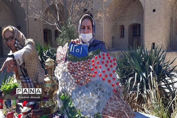 مسابقه هفت‌سین نوروزی در کاروانسرای حاج کمال شهرستان رباط‌کریم