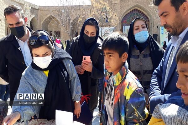 مسابقه هفت‌سین نوروزی در کاروانسرای حاج کمال شهرستان رباط‌کریم
