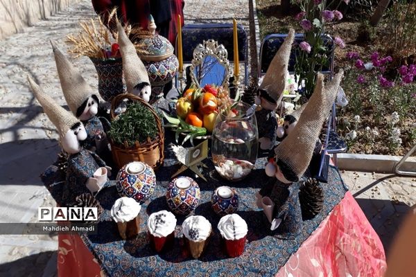 مسابقه هفت‌سین نوروزی در کاروانسرای حاج کمال شهرستان رباط‌کریم