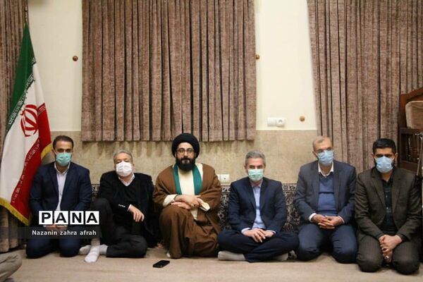 نشست صمیمانه مسئولان رودهن با جوانان و فعالان فرهنگی