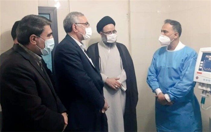 عیادت وزیر بهداشت از آیت‌ الله علوی گرگانی از طرف رهبر انقلاب