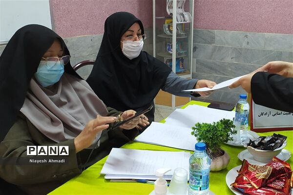 برگزاری مرحله ناحیه‌ای مناظره دانش‌آموزی دختران منتخبین ناحیه سه مشهد مقدس در دبیرستان آزادگان