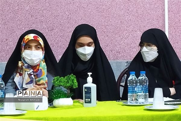 برگزاری مرحله ناحیه‌ای مناظره دانش‌آموزی دختران منتخبین ناحیه سه مشهد مقدس در دبیرستان آزادگان
