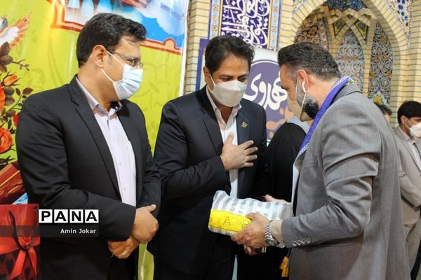 مراسم تکریم و معارفه روسای جدید و قدیم سازمان دانش‌آموزی فارس