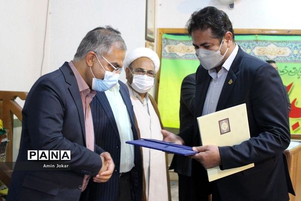 مراسم تکریم و معارفه روسای جدید و قدیم سازمان دانش‌آموزی فارس