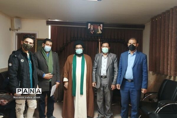 دیدار دانش‌آموزان حافظ جز سی قرآن مدرسه امام حسین(ع) رودهن با امام جمعه