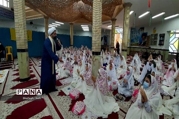 برگزاری جشن تکلیف دانش‌آموزان دختر و پسر در امیدیه