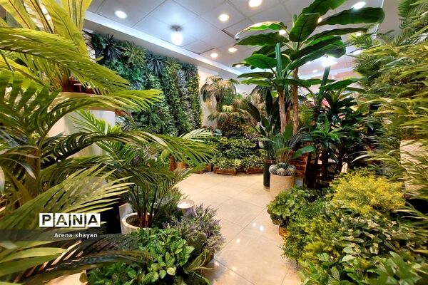 حال و هوای بازار گل و گیاه در بزرگراه بعثت