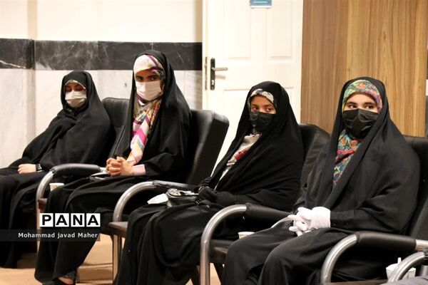 تجلیل از نقش‌آفرینان نمایشگاه مدرسه انقلاب شهرستان قدس