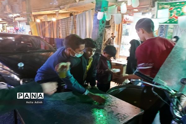 آماده‌سازی خیابان‌های شهر برای جشن بزرگ نیمه شعبان