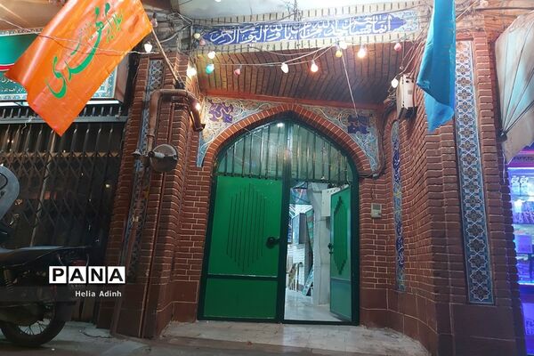 آماده‌سازی خیابان‌های شهر برای جشن بزرگ نیمه شعبان