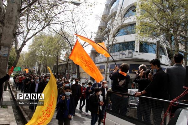 راهپیمایی دانش‌آموزی مهدی یاوران به مناسبت نیمه شعبان در ساری