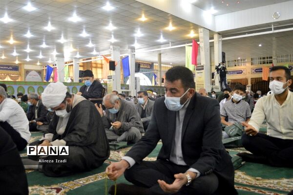 حضور مهدی یاوران دانش‌آموزان مدارس بوشهر در مراسم نماز جمعه