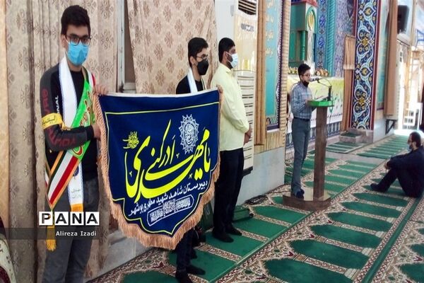 حضور مهدی یاوران دانش‌آموزان مدارس بوشهر در مراسم نماز جمعه