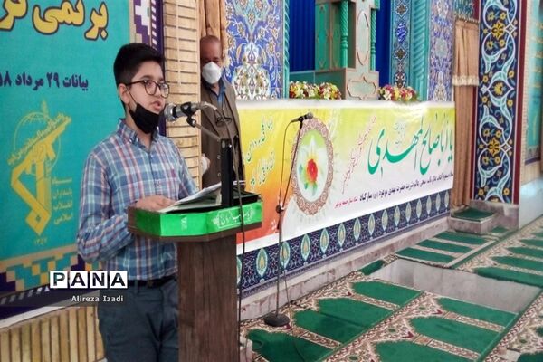 حضور مهدی یاوران دانش‌آموزان مدارس بوشهر در مراسم نماز جمعه