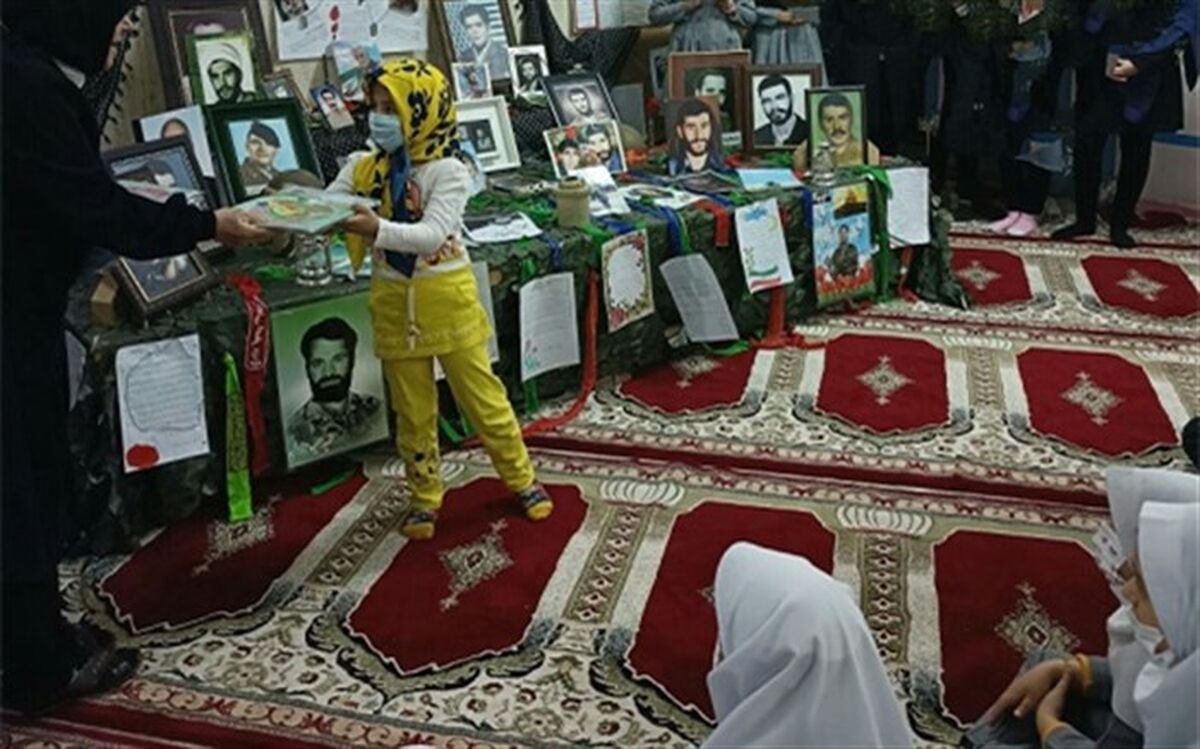 بزرگداشت یاد شهدا در دبستان شاهد مریم قم