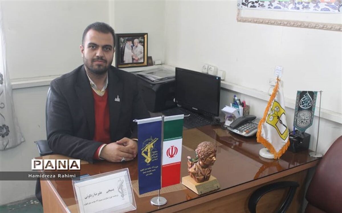 توزیع ۱۰۰۰ بسته کمک مومنانه به دانش‌آموزان نیازمند منطقه ۱۵