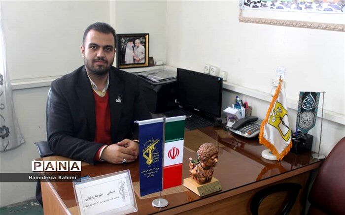 توزیع ۱۰۰۰ بسته کمک مومنانه به دانش‌آموزان نیازمند منطقه ۱۵