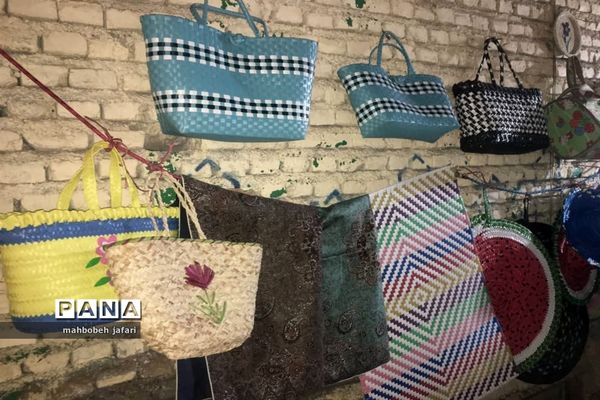 برپایی غرفه‌های فروش صنایع دستی در ساری