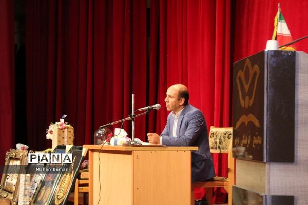 آیین تکریم و معارفه مدیر آموزش و پرورش ناحیه یک قم