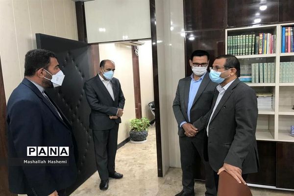 دیدار نوروزی مدیرکل آموزش و پرورش استان بوشهر با همکاران اداره‌کل