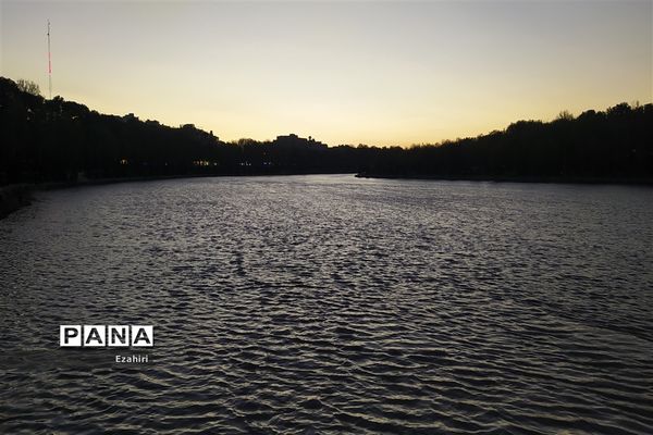 جاری شدن آب در زاینده رود