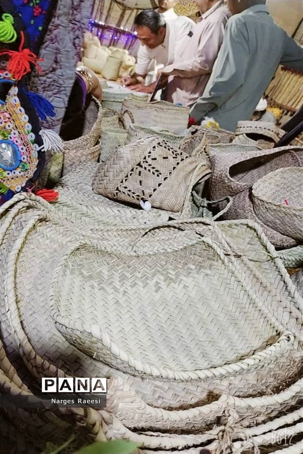 استقبال از مسافران نوروزی در قصرقند