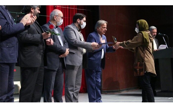 تاکید بر اشاعه فرهنگ دینی و مذهبی با استفاده از هنر تئاتر در جامعه