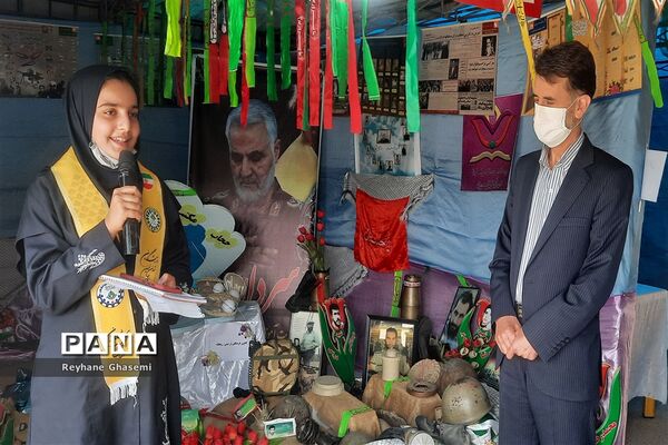بازدید رئیس آموزش و پرورش ناحیه یک شیراز به همراه دانش‌آموزان پیشتاز از محل ستاد اسکان نوروزی