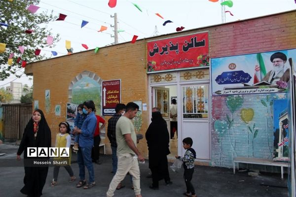 بازدید مدیر سازمان دانش‌آموزی استان فارس از ستاد اسکان مرکزی و دبیرستان امام خمینی (ره) ناحیه چهار شیراز