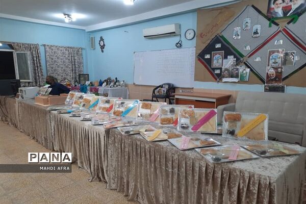 توزیع بسته های سوغاتی برای مهمانان نوروزی ستاد اسکان فرهنگیان شهرستان بهبهان