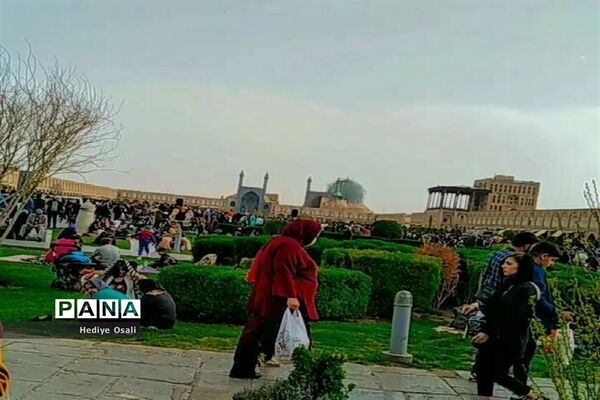 مسافران و گردشگران نوروزی در اصفهان
