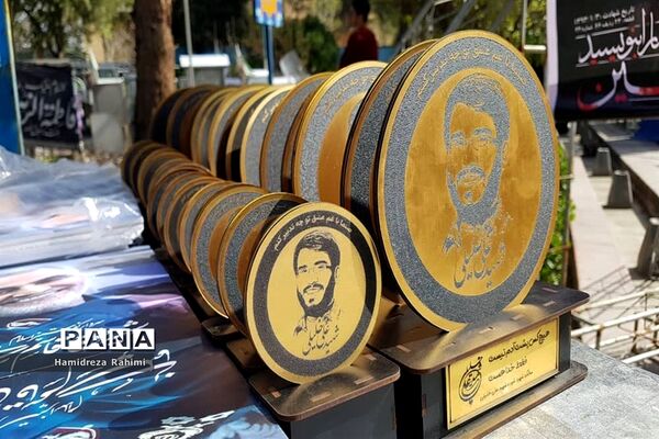 مراسم هشتمین سالگرد شهادت شهید علی خلیلی در گلزار شهدای بهشت حضرت زهرا(س)