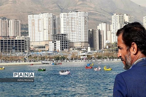 دریاچه چیتگر یکی از جاذبه‌های گردشگری در تهران