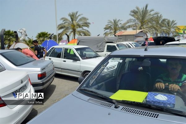 گردشگران نوروزی در سواحل زیبای بوشهر