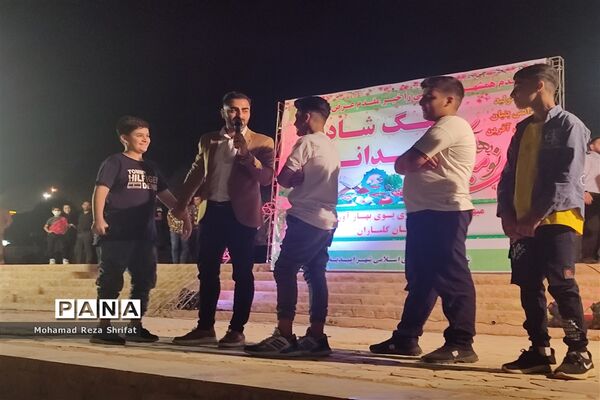 جشن عیدانه به‌مناسبت سال نو در شهرستان امیدیه