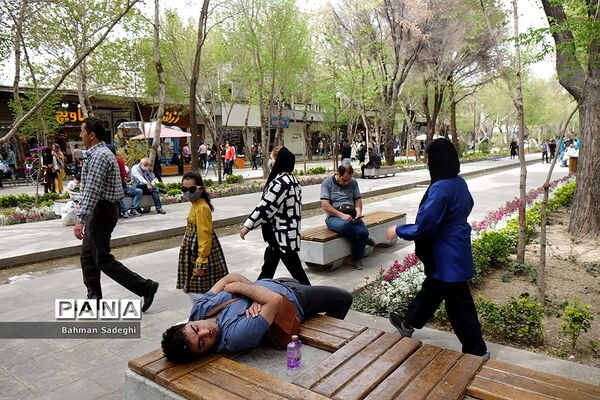 مسافران نوروزی - چهارباغ عباسی اصفهان