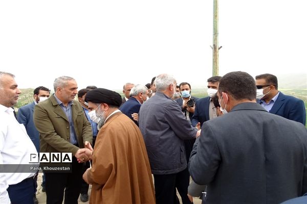 ادای احترام وزیر آموزش و پرورش به شهدای گمنام در سردشت