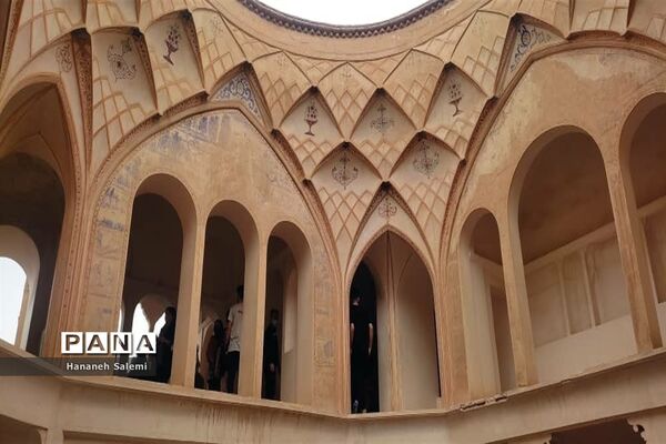 خانه طباطبایی‌ها،عروس خانه‌های ایرانی
