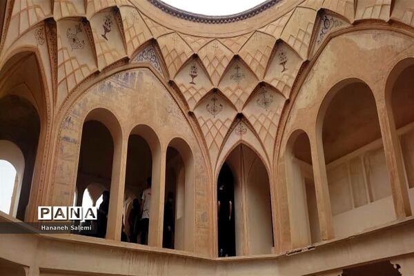 خانه طباطبایی‌ها،عروس خانه‌های ایرانی