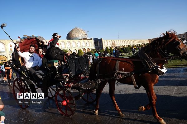 مسافران نوروزی - میدان نقش جهان اصفهان