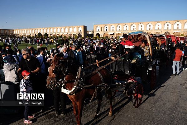 مسافران نوروزی - میدان نقش جهان اصفهان