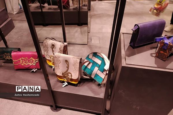 نمایشگاه صنایع‌دستی در برج میلاد تهران